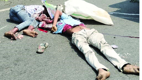 రోడ్డు ప్రమాదంలో ఇద్దరు మృతి