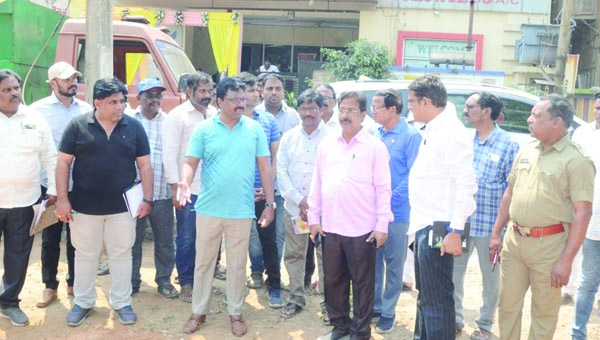 పారిశుధ్య పనుల పరిశీలన