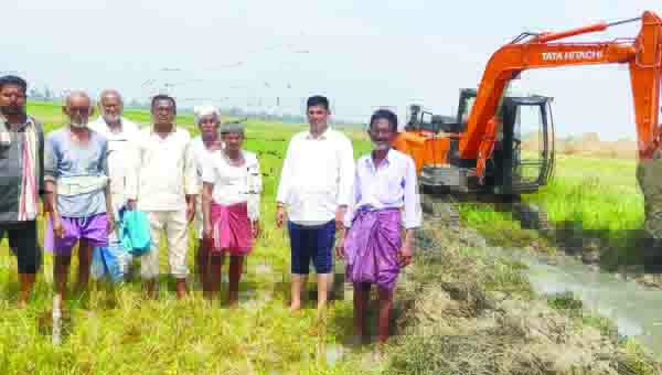 పూడిక తీత పనులు పరిశీలన