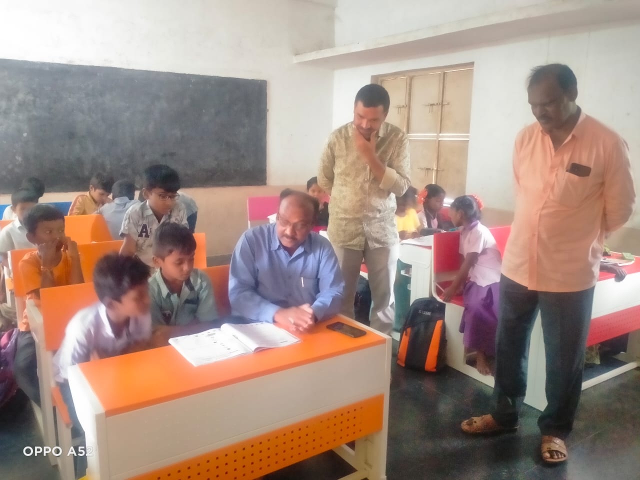 నాడు-నేడు పనులు పరిశీలన