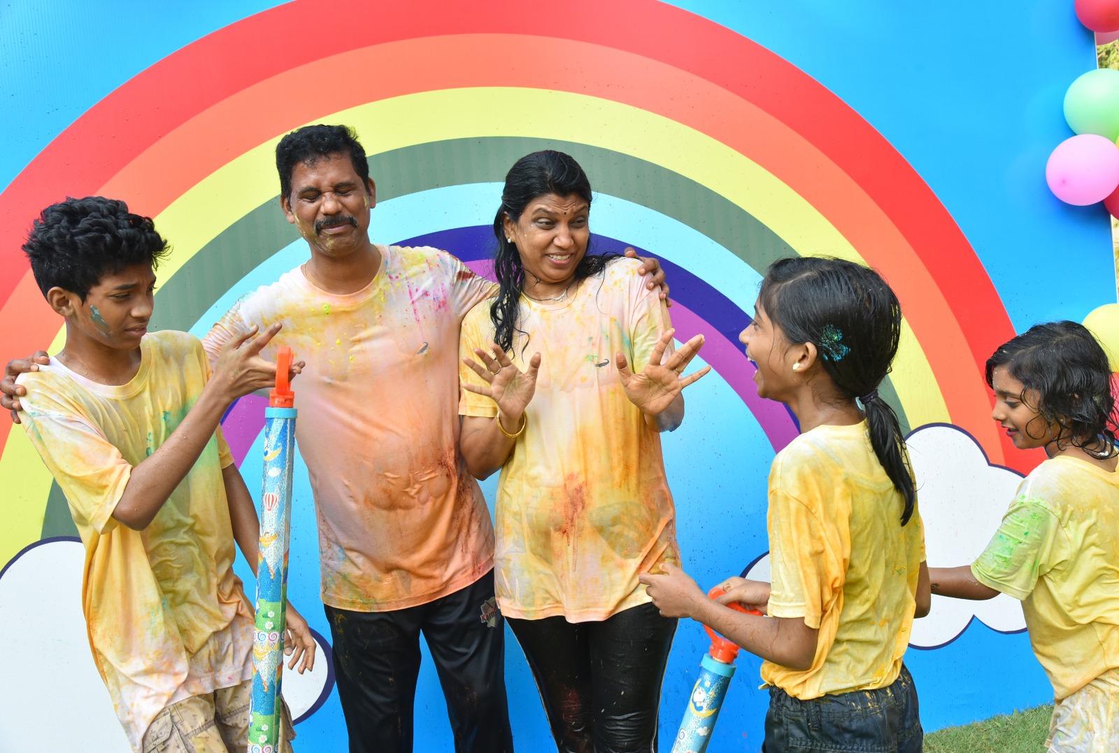 'హోలీ' ఆనందమయ రంగుల హరివిల్లు నింపాలి : కలెక్టర్‌