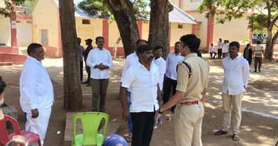 నేతల హల్‌చల్‌