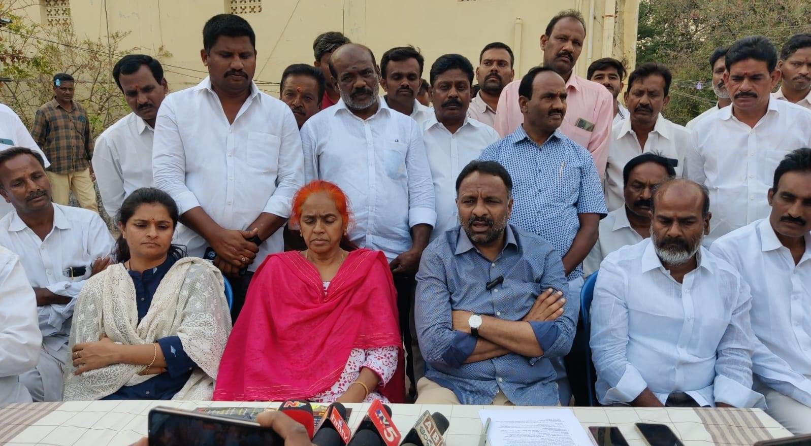 వైసిపి నాయకులపై విమర్శలు తగదు -ఎమ్మెల్యే నవాజ్‌ బాషా