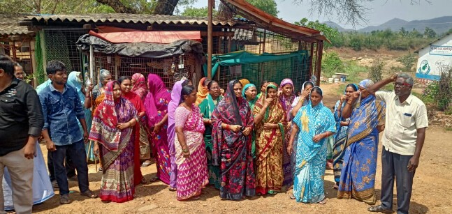 సారా విక్రయాలు అరికట్టాలని మహిళల నిరసన