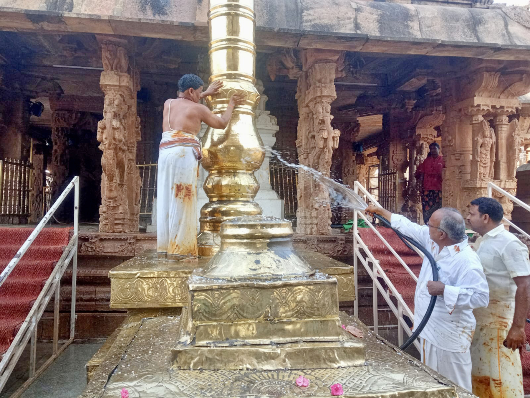ఘనంగా కోయిల్‌ ఆళ్వార్‌ తిరుమంజనం