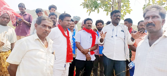 పేదలకు భూ పంపిణీ చేయాలి : వ్య.కా.స