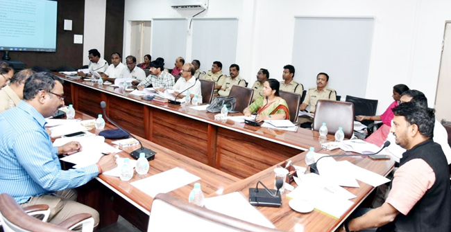 ప్రాణ భద్రత.. సామాజిక బాధ్యత : కలెక్టర్‌