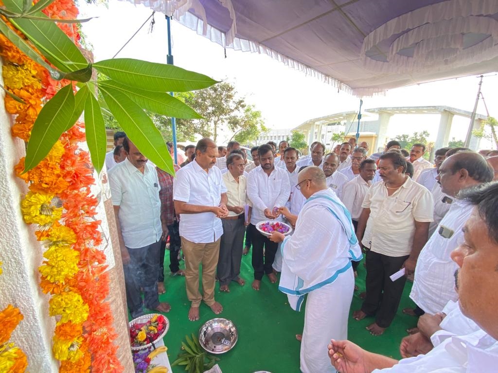 ఆదర్శ టౌన్‌షిప్‌గా రాజీవ్‌ స్వగృహ : 'గడికోట'