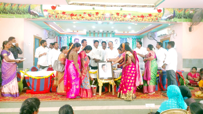 ఆర్థిక భరోసా కల్పించేందుకే వైఎస్‌ఆర్‌ ఆసరా : 'మేడా'