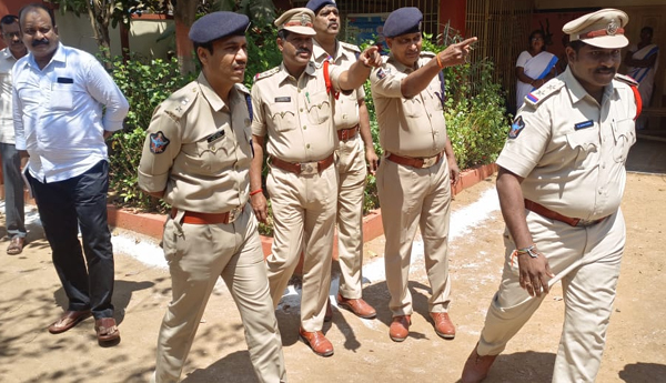 /SP-inspected-the-polling-stations