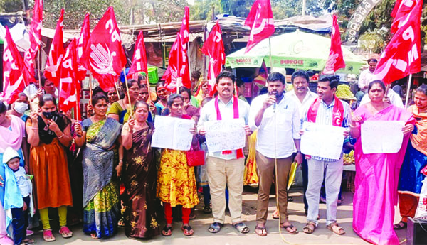 హామీని నిలబెట్టుకోమంటే అరెస్టులా...?