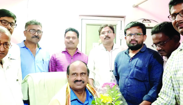 ప్రజా వైద్యులు వైఎల్‌.నర్సింగరావుకు ఘన సత్కారం
