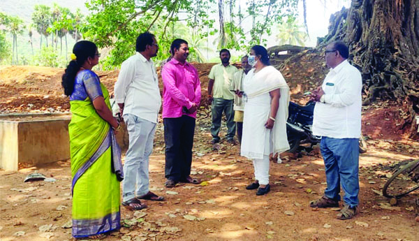  చెరువు అభివృద్ధి పనుల పరిశీలన