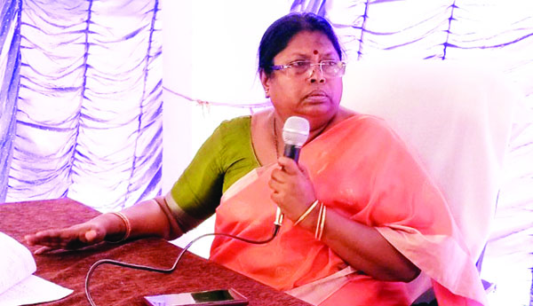 కౌన్సిల్‌ సమావేశాన్ని బహిష్కరించిన చైర్‌పర్సన్‌