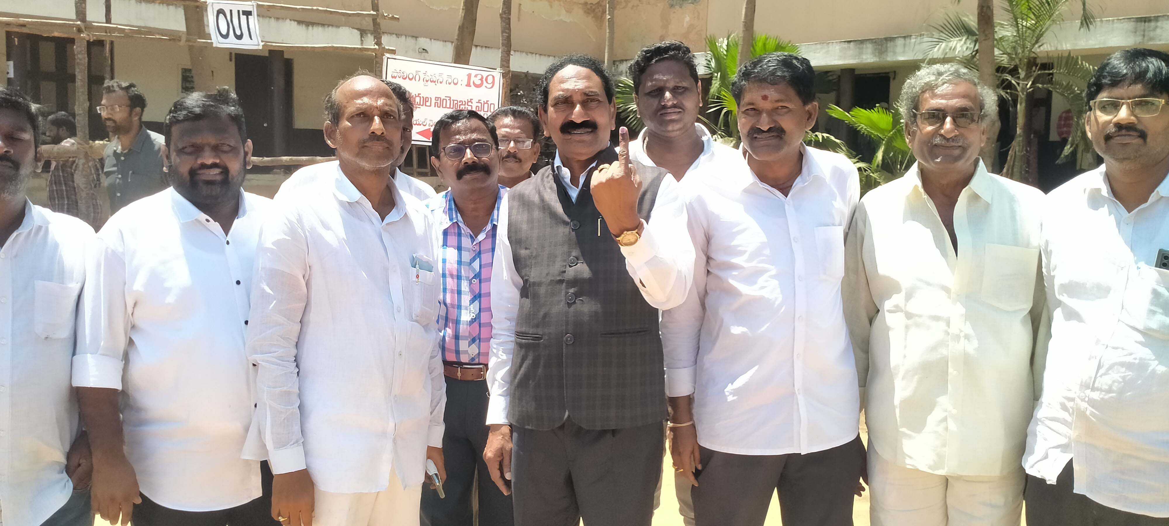 ప్రశాంత వాతావరణంలో ఎన్నికలు