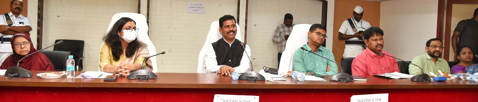 ప్రత్యేక సదుపాయాలు కల్పించాలి : కలెక్టర్‌