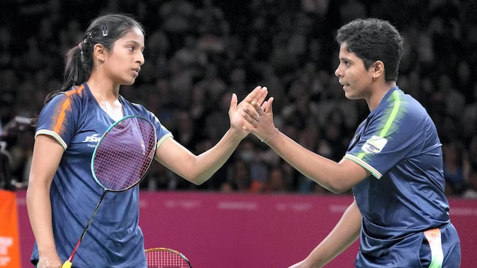 క్వార్టర్స్‌కు త్రీషాాగాయత్రి జోడీ