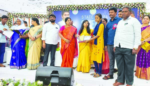 సైన్స్‌ ఫేర్‌లో సత్తాచాటిన బాపట్ల జిల్లా