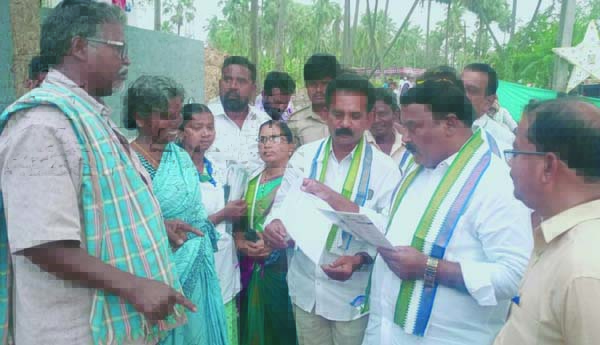 పెదపులివర్రులో గడప గడపకూ మన ప్రభుత్వం