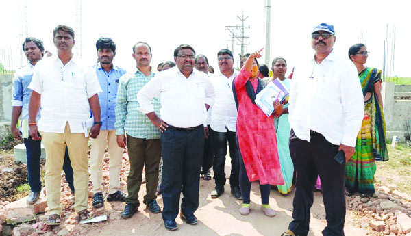 గృహ నిర్మాణాల పరిశీలన