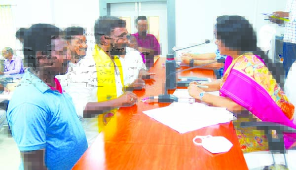 గ్రూప్‌ 1 మెయిన్స్‌ గడువు పెంచాలి