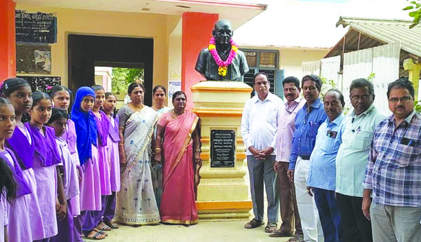 రాయప్రోలుకు నివాళి