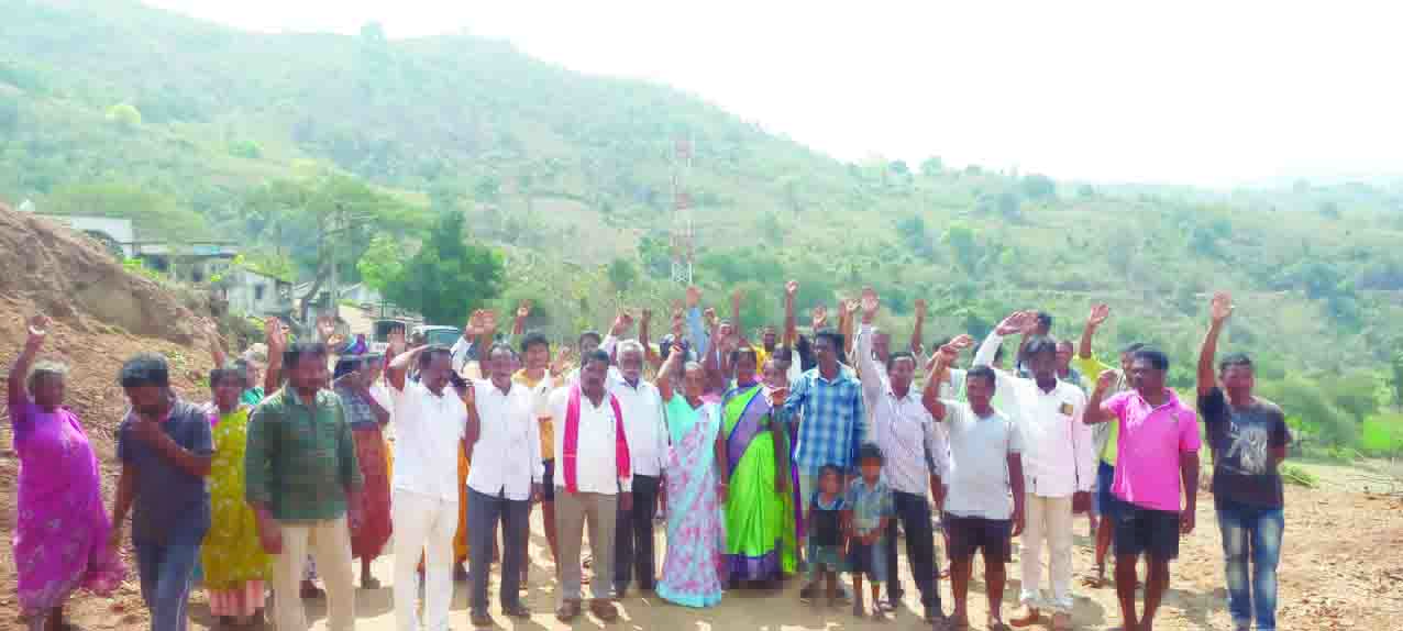 ఆసుపత్రి కార్మికుల నిరసన