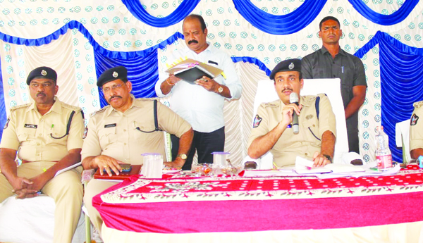 ప్రశాంత వాతావరణంలో పోలింగ్‌ నిర్వహణ