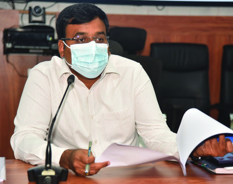 సకాలంలో పరిష్కరించాలి