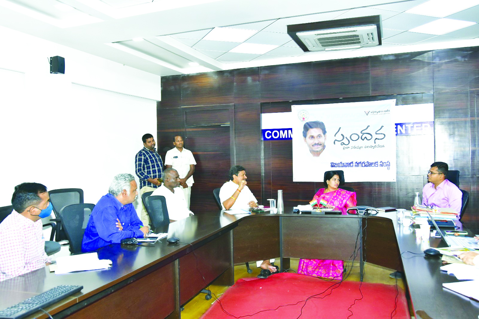 పశ్చిమ నియోజకవర్గ సమస్యలు పరిష్కరించాలి : వెలంపల్లి