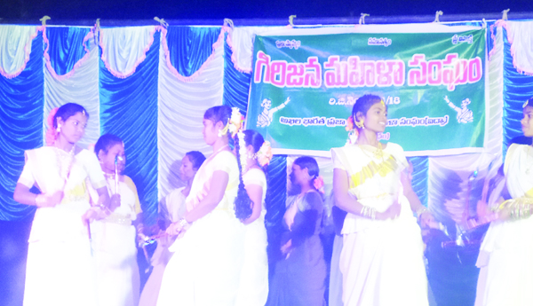 ఆకట్టుకున్న నృత్యాలు