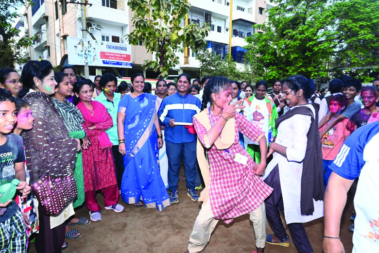 ఉత్సాహంగా..ఉల్లాసంగా క్రీడా పోటీలు