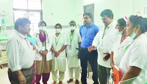 రోగులకు వైద్యం అందించాలి