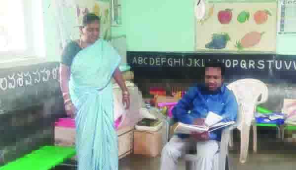 అంగన్‌వాడీ కేంద్రాన్ని తనిఖీ