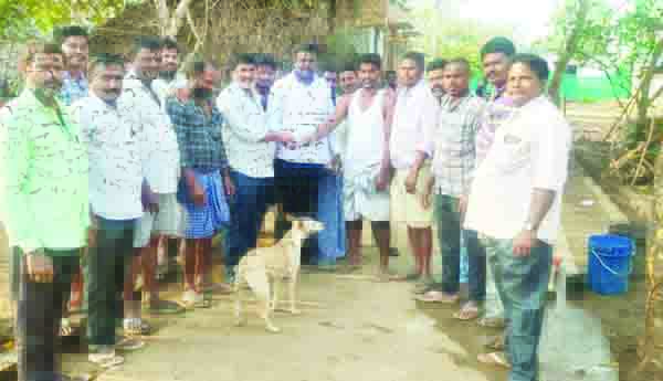 బాధిత కుటుంబానికి ఆర్థిక సాయం