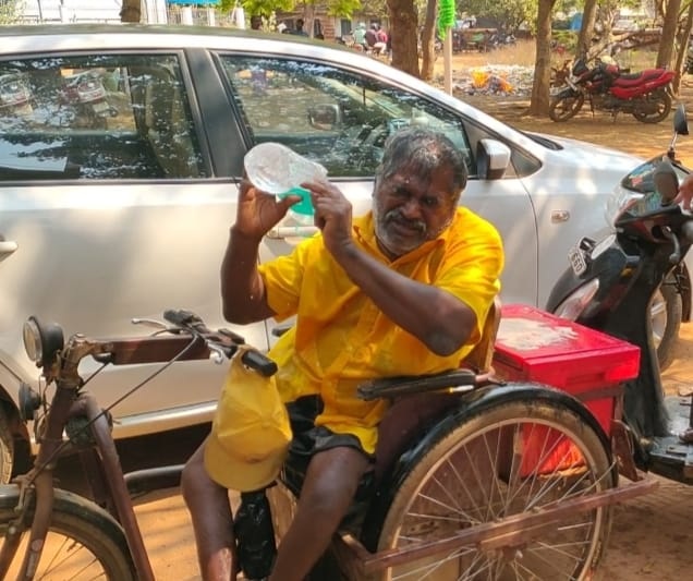 వికలాంగుల కాలనీలో నిర్మాణాలు ఆపాలి