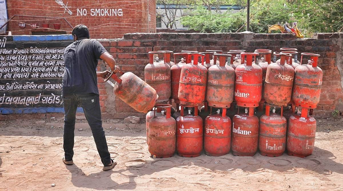 సామాన్యుడిపై గ్యాస్‌బండ్‌