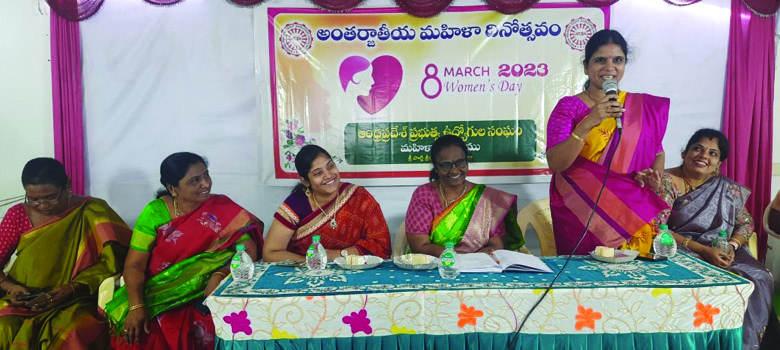 సంపూర్ణ మహిళా సాధికారత వైపు అడుగులు