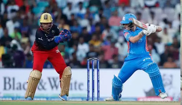 Mumbai-Indians-Women-won-by-4-wkts