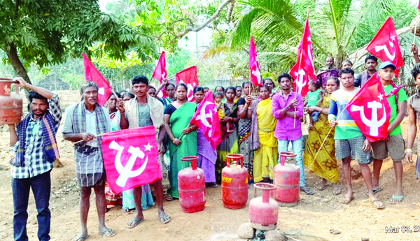 గ్యాస్‌ ధరలు తగ్గించాలని సిపిఎం నిరసన