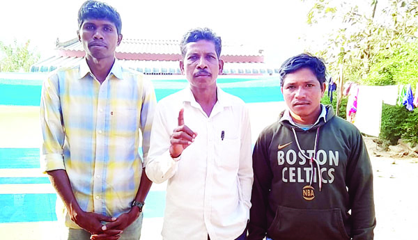 ఏజెన్సీలో రోడ్లు నిర్మాణానికి అనుమతులు మంజూరు చేయాలి