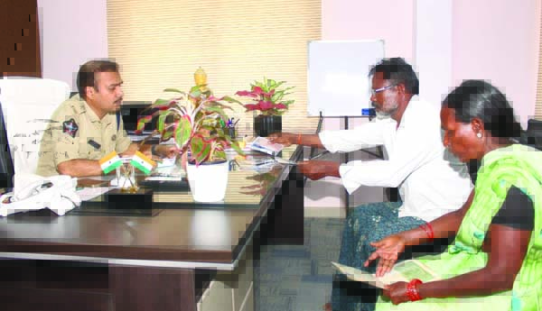 గడువులోపు స్పందన అర్జీల పరిష్కారం: ఎస్‌పి