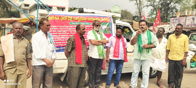 కొమ్ముకాస్తున్న మోడీ