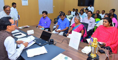 భాద్యత తీసుకోవాలి