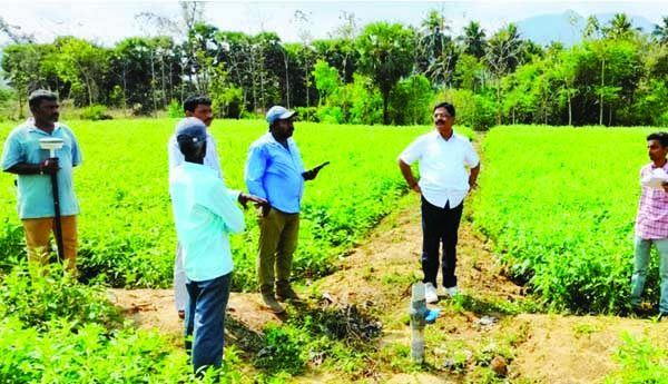 భూముల రీ సర్వే వేగవంతం చేయాలి