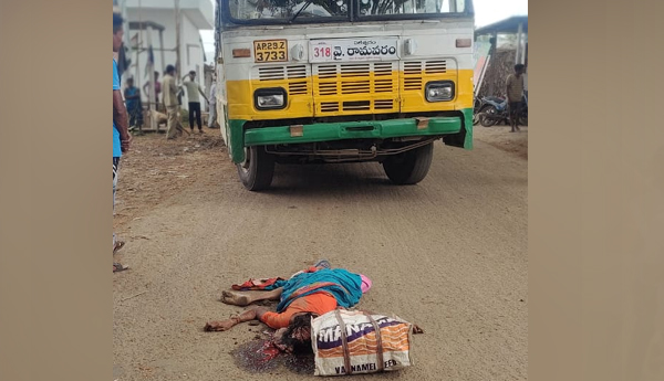 Old-woman-dies-after-being-hit-by-an-RTC-bus