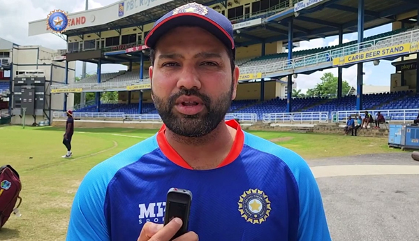 Ignore-the-comments-of-outsiders-Rohit
