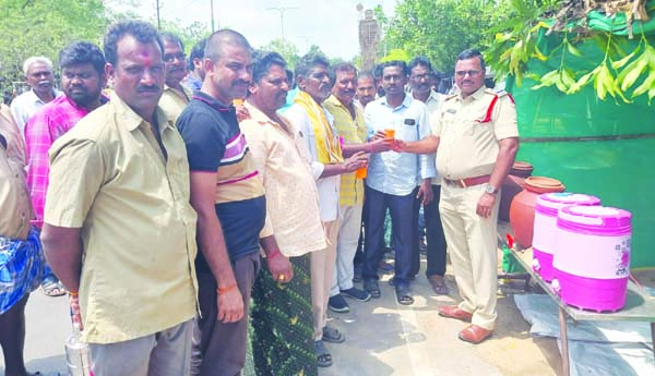 చలివేంద్రం ఏర్పాటు అభినందనీయం