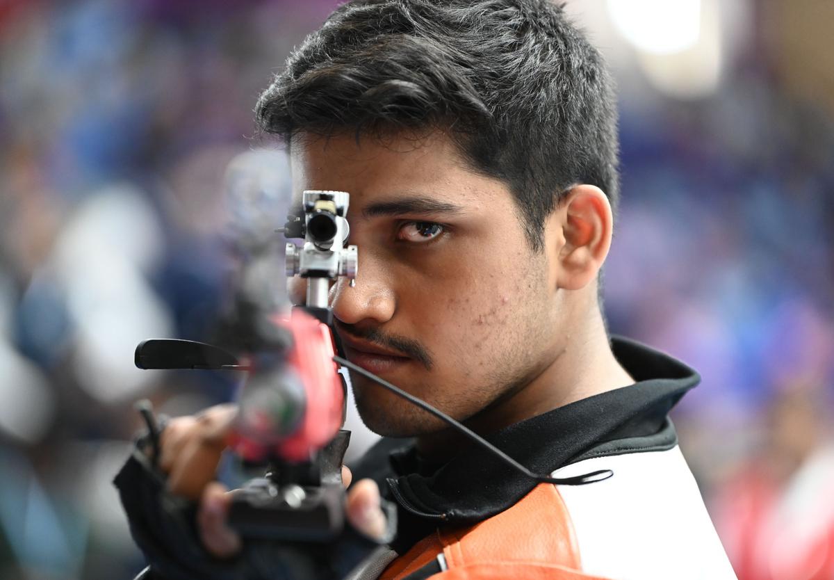 రుద్రాంక్షకు కాంస్యం- ఐఎస్‌ఎస్‌ఎఫ్‌ ప్రపంచకప్‌ షూటింగ్‌