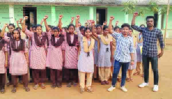 ఎస్‌ఎఫ్‌ఐ ఆధ్వర్యాన నిరసన